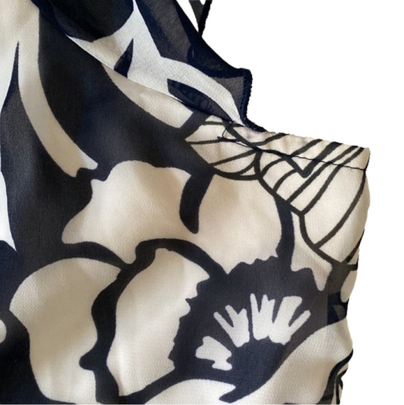 Lane Bryant Sheer Floral Print Short Flutter Sleeve Scoop Neck Top - Picture 8 of 10